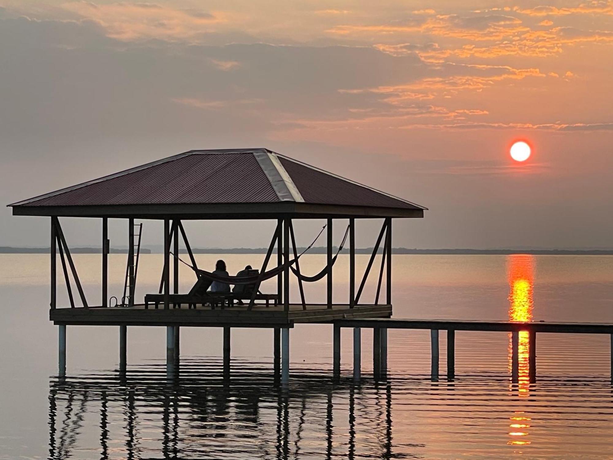 Dolphin Blue Paradise Bocas Town Bagian luar foto